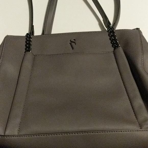 Vera Wang Handbags - Vera Wang Purse Brand New